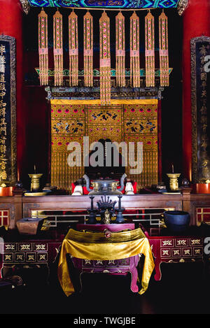 All'interno della Hall del grande risultato nel Tempio di Confucio a Pechino, città capitale della Cina Foto Stock