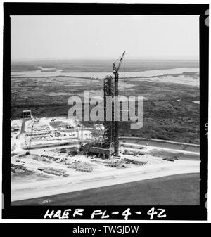 Rimozione del livello 380 - Mobile Launcher, Kennedy Space Center, Titusville, Brevard County, FL Foto Stock