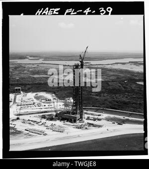 Rimozione del livello 380 - Mobile Launcher, Kennedy Space Center, Titusville, Brevard County, FL Foto Stock