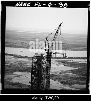 Rimozione del livello 380 - Mobile Launcher, Kennedy Space Center, Titusville, Brevard County, FL Foto Stock