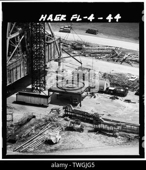 Rimozione del livello 380 - Mobile Launcher, Kennedy Space Center, Titusville, Brevard County, FL Foto Stock