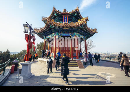 Jifang Pavilion nel Parco Jingshan a Pechino in Cina Foto Stock