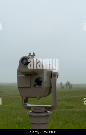 Telescopio di osservazione nella nebbia utilizzato per consentire di individuare il bisonte a Midewin National Tallgrass Prairie, Illinois. Foto Stock