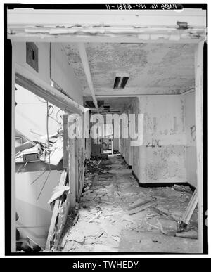 Secondo piano corridoio, guardando a nord-est - Betania Deaconess Hospital, 237 Saint Nicholas Avenue, Brooklyn, Kings County, NY Foto Stock