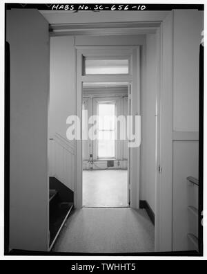 Secondo piano, materiale di riempimento o infill sezione, guardando verso sud dal centro corridoio-lobby verso sud (anteriore) CAMERA - 90 Broad Street (Edificio commerciale), Charleston, Contea di Charleston, Sc Foto Stock