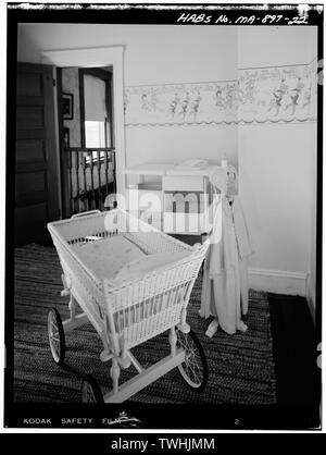 Secondo piano, vivaio (camera da letto posteriore), vista guardando verso HALL - John Fitzgerald Kennedy Natali, 83 Beals Street, Brookline, contea di Norfolk, MA Foto Stock