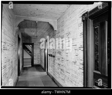 Secondo piano corridoio guardando a Nord - uncini House, 285 West G Street, Benicia, Solano County, CA Foto Stock