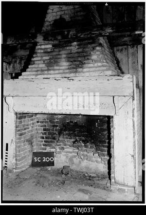 Unico camino, SLAVE trimestri. - Hopsewee Plantation, Slave Quarters, U.S. Percorsi 17 e 701, Santee River, Nord, Georgetown, Georgetown County, SC; Hopsewee Plantation - sul fiume Santee nord di Georgetown, nella contea di Georgetown, Carolina del Sud. Foto Stock