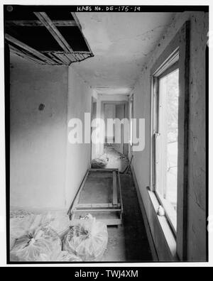 Secondo piano - Vista in hall guardando verso la parete nord-ovest - Kingston-Upon-Hill, Kitts Hummock Road, Dover, Kent County, DE Foto Stock
