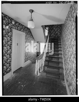 Secondo piano - Vista del corridoio del secondo piano e la scala guardando ad ovest-sud-ovest - Homestead, 3089 New Castle Avenue, New Castle, New Castle County, DE Foto Stock
