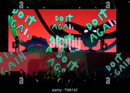 Torino, Italia. Xx Giugno, 2019. Steve Aoki esegue un dj-set durante il gruvillage festival a Torino, Italia. Credito: Daniele Baldi/Pacific Press/Alamy Live News Foto Stock