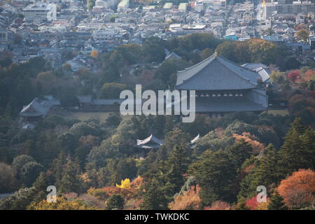 Nara shi , una delle città olddest in Giappone, la vista città sulla sommità del monte wakakusa Foto Stock