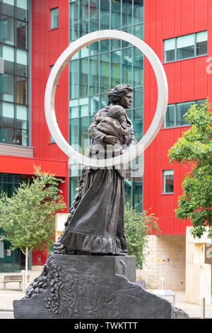 Oaks catastrofe mineraria memorial - Englands peggiore catastrofe mineraria - opposta a Barnsley College, Barnsley, South Yorkshire, Inghilterra, Regno Unito Foto Stock