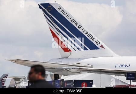 Parigi, Francia. Xx Giugno, 2019. Un Boeing 747 è visto al 53° International Paris Air Show tenutosi presso l'aeroporto Le Bourget vicino a Parigi, Francia, 20 giugno 2019. Credito: Gao Jing/Xinhua/Alamy Live News Foto Stock