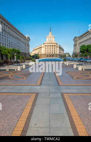 Monumentale era comunista eredità architettonica nel centro di Sofia, Bulgaria. Foto Stock