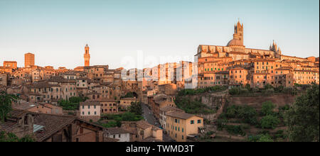 Panorama di Siena, cityscape, una bellissima città medievale in Toscana, Foto Stock