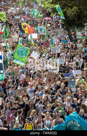 Prima la protezione del clima a livello internazionale la dimostrazione, clima sciopero, il movimento di venerdì per il futuro, in Aachen, con decine di migliaia di participan Foto Stock