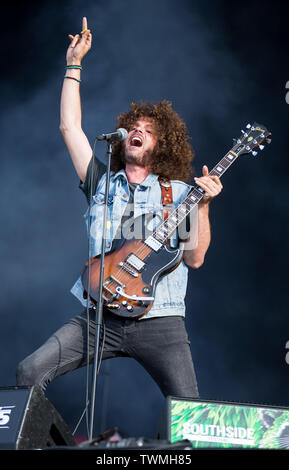 Neuhausen Ob Eck, Germania. Il 21 giugno, 2019. La Australian rock band "Wolfmother' dà un concerto con il cantante Andrew Stockdale al Southside Festival. Come la sua sorella festival 'URAGANO', il festival di musica è uno dei più grandi German open-air festival. Credito: Christoph Schmidt/dpa/Alamy Live News Foto Stock