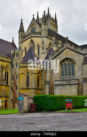 Downside Abbey e Chiesa Abbaziale, Stratton-su-il-Fossato, Somerset, Regno Unito Foto Stock