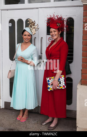 Ascot, Regno Unito. Il 20 giugno, 2019. Racegoers arrivare per Signore giorno al Royal Ascot. Credito: Mark Kerrison/Alamy Live News Foto Stock