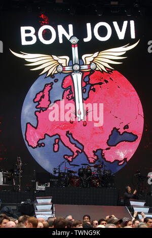 Londra, Regno Unito. Il 21 giugno, 2019. Bon Jovi eseguire sul palco durante il 'Questa casa non è in vendita " tour allo Stadio di Wembley a Londra. Credito: SOPA Immagini limitata/Alamy Live News Foto Stock