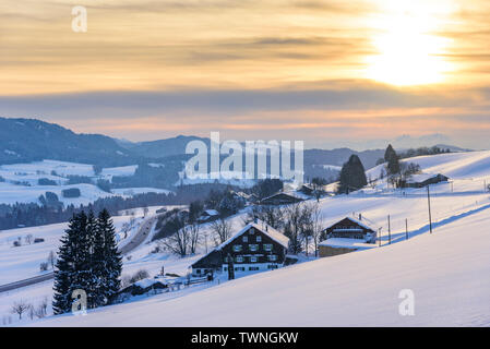 Silent inverno sera vicino a Weitnau contrafforti alpini della regione di Allgäu Foto Stock