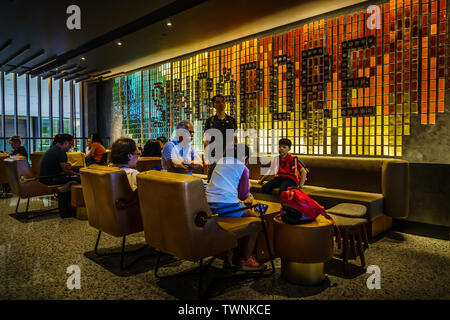 Singapore - Giugno 12, 2019: Starbucks in Jewel. Gioiello Changi Airport è un utilizzo misto sviluppo presso l'Aeroporto Changi di Singapore, aperto nel mese di aprile 2019. Foto Stock