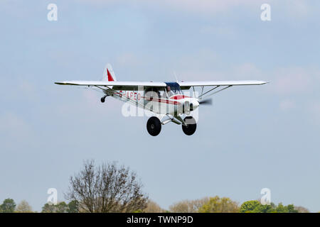 Piper PA-18-150 Super Cub G-AREO Foto Stock