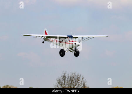 Piper PA-18-150 Super Cub G-AREO Foto Stock