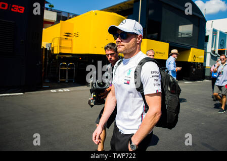 La Francia. Marsiglia, 22 Giugno, 2019. 22 giugno 2019, Automobile del circuito Paul Ricard, Le Castellet, Marsiglia, Francia ; FIA Formula 1 Gran Premio di Francia, qualifiche; Valtteri Bottas della Mercedes Team arriva sul circuito Paul Ricard Credit: Azione Plus immagini di sport/Alamy Live News Credit: Azione Plus immagini di sport/Alamy Live News Credit: Azione Plus immagini di sport/Alamy Live News Foto Stock