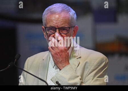 Jeremy Corbyn parlando a un insieme per l'istruzione rally presso la sala centrale di Westminster a Londra. Foto Stock