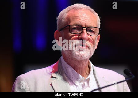 Jeremy Corbyn parlando a un insieme per l'istruzione rally presso la sala centrale di Westminster a Londra. Foto Stock