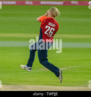 Vitalità Womens International. T20 Inghilterra v West Indies. 21 giugno. 2019 Northamptonshire County Cricket Ground : Katherine scotto dell'Inghilterra in azione nel Northamptonshire County Cricket Ground Foto Stock