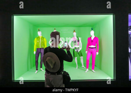 "Camp: Note sulla moda' mostra al Metropolitan Museum of Art di New York City, Stati Uniti d'America Foto Stock