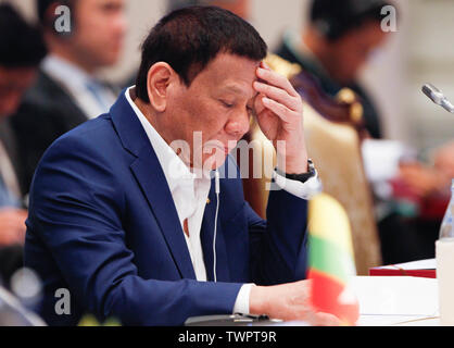 Presidente della Repubblica delle Filippine, Rodrigo Roa Duterte assiste una trentaquattresima vertice ASEAN (Assemblea) in Bangkok. Il vertice ASEAN è una riunione biennale detenute da membri dell'Associazione delle nazioni del sud-est asiatico (ASEAN) in materia economica, politica, sicurezza e socio-culturale dei paesi asiatici. Foto Stock