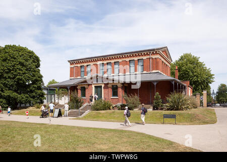 Vista esterna del Marianne North Gallery, i Giardini di Kew, Richmond, Londra. Foto Stock