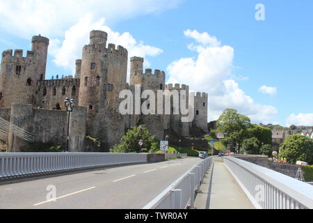 Conwy è una città costiera lungo la costa del nord del Galles Foto Stock