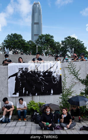 Le proteste si riuniranno presso il consiglio legislativo complesso. Nonostante il Chief Executive Carrie Lam è un tentativo per facilitare la accresciuta tensione accettando di sospendere la controversa legge in materia di estradizione, gruppi di studenti e di unione è continuare la protesta contro il governo di Hong Kong. I manifestanti hanno chiesto il ritiro del controverso disegno di legge in materia di estradizione, il rilascio e la mancata prosecuzione delle persone arrestate a causa, indagine se eccessiva forza era stata utilizzata dalla polizia il 12 giugno, e le dimissioni di Carrie Lam. Foto Stock