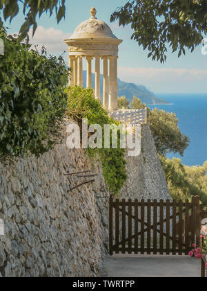 Son Marroig, tradizionale tenuta di campagna maiorchina, posesió ex residenza dell'arciduca Ludwig Salvator, Austria. museo Cararra padiglione in marmo. Foto Stock