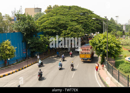 Bangalore, Karnataka India-June 04 2019 : Bengaluru il traffico della città vicino al town hall di Bengaluru, India Foto Stock