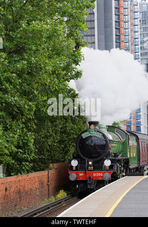 61306 Mayflower sull'esecuzione inaugurale della Royal Windsor vapore Express il 4 giugno del 2019. Foto Stock