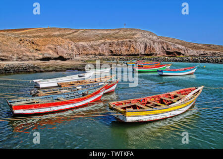 Piccolo e pittoresco porto di pesca a Pedra de Lume sull isola di Sal, Capo Verde Foto Stock