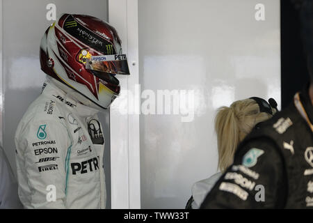 Le Castellet, Var, Francia. Il 23 giugno, 2019. Driver Mercedes Lewis Hamilton (GBR) ha vinto la gara di Formula Uno francese Grand Prix al circuito del Paul Ricard a Le Castellet - Francia.Lewis Hamilton ha vinto il francese Grand Prix Credit: Pierre Stevenin/ZUMA filo/Alamy Live News Foto Stock