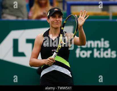 Devonshire Park, Eastbourne, Regno Unito. Il 23 giugno, 2019. Natura Valle Torneo Internazionale di Tennis; Johanna Konta (GBR) celebra la sua vittoria dopo aver sconfitto Dayana Yastremska (UKR) Credito: Azione Sport Plus/Alamy Live News Foto Stock