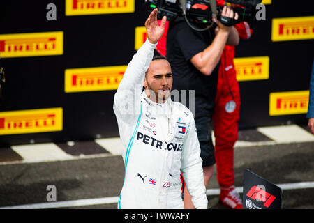 Marseille, Francia. Il 23 giugno, 2019. FIA Formula 1 Gran Premio di Francia, il giorno della gara; Lewis Hamilton del team Mercedes celebra la sua vittoria Credit: Azione Plus immagini di sport/Alamy Live News Foto Stock