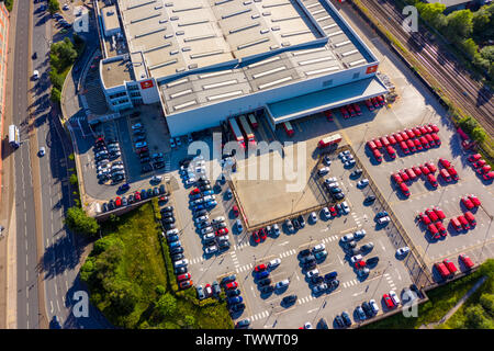 SHEFFIELD, Regno Unito - 20 giugno 2019: Antenna colpo di Royal Mail consegna postale deposito nella città di Sheffield, South Yorkshire, Regno Unito Foto Stock