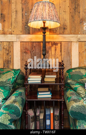 MALTON, Yorkshire, 16 GIUGNO 2019: Decor e all'interno del famoso Talbot Hotel a Malton, North Yorkshire, Regno Unito Foto Stock