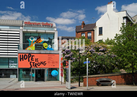 UK,South Yorkshire,Sheffield,Millennium Gallery Foto Stock