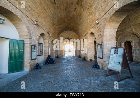 Cadice, Spagna - Maggio 31th, 2019: Puerta de Tierra Fort vault, Andalusia, Spagna Foto Stock