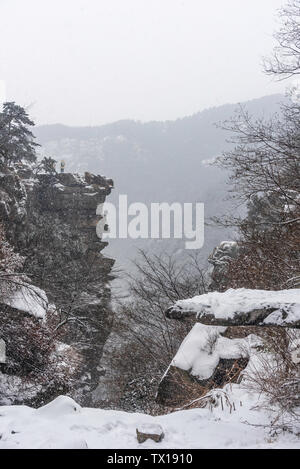 Neve scenario della bellissima valle di Lushan Foto Stock